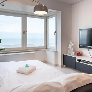 Appartement Frontaal Zeezicht 