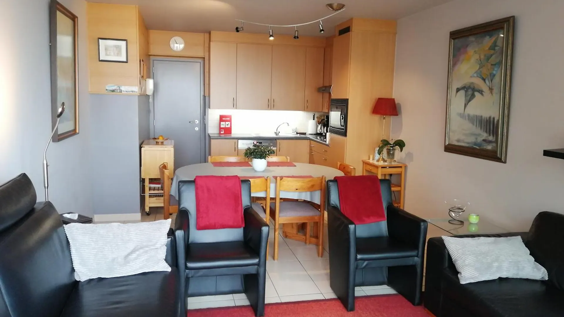 Appartement Met Zeezicht Max 6 P 오스텐드